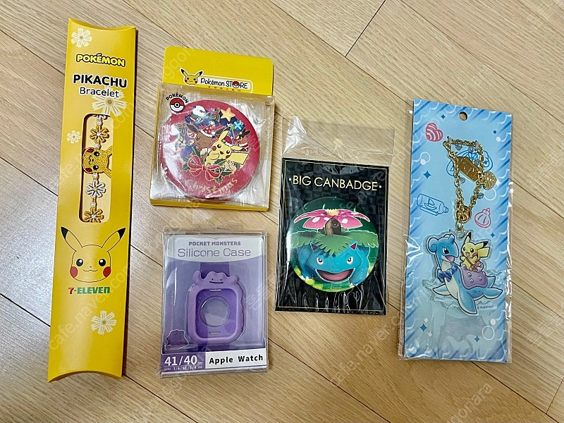 포켓몬스터 굿즈 라프라스 키체인, 피카츄 에코백, 메타몽 애플워치 케이스, 블래키펜, 데스크 매트, 팔찌 등 판매 이미지
