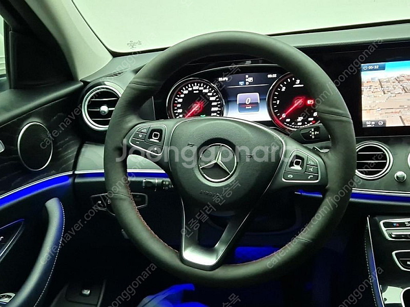 벤츠E-클래스 W213 E220d 아방가르드 (5인승)...--8