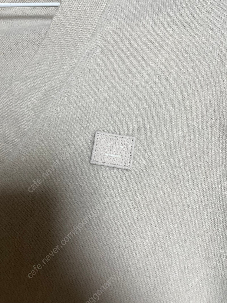 아크네 포바핏 이모지가디건 크림L 이미지