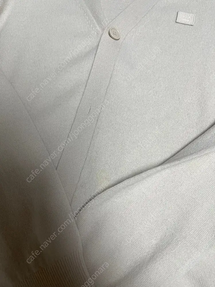 아크네 포바핏 이모지가디건 크림L 이미지