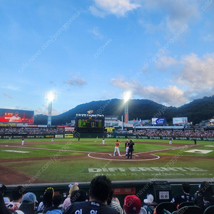 8.4일 한화vs기아 포수후면석tv존 2연석 정가양도