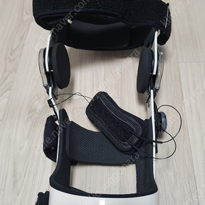 십자인대 무릅 보조기