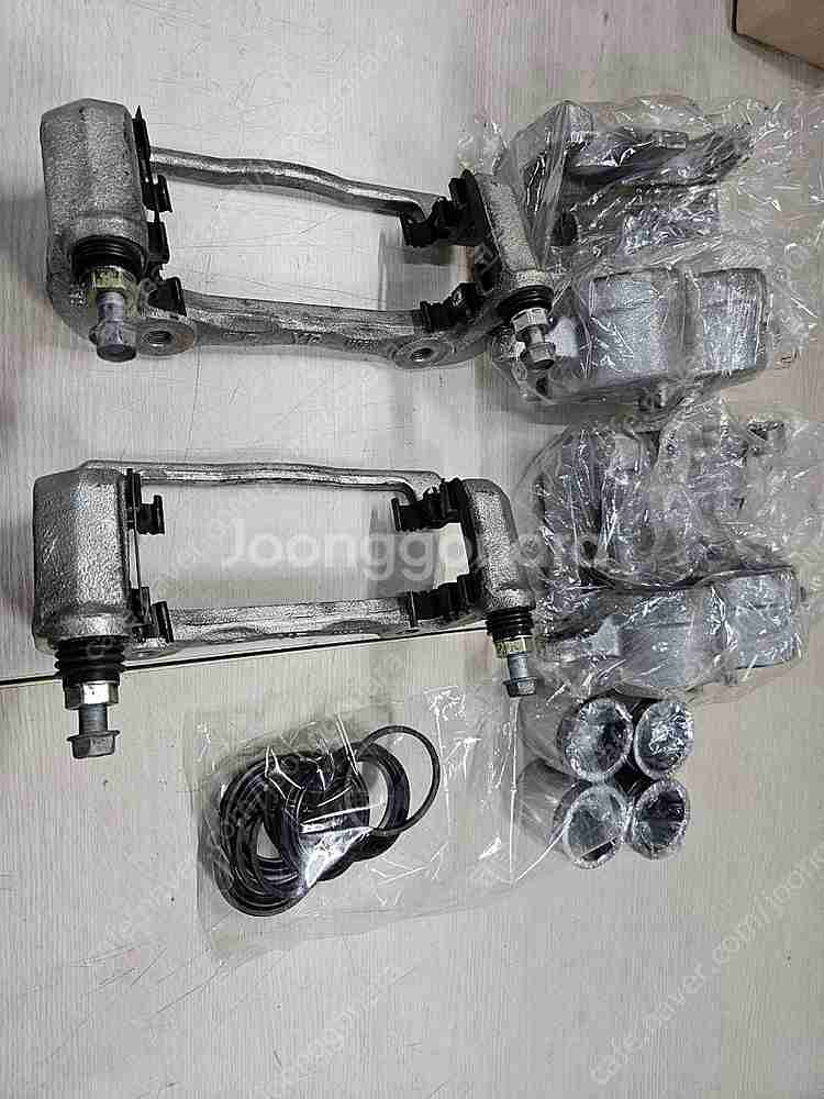 올뉴 카니발 앞 2p 캘리퍼 좌우세트--0