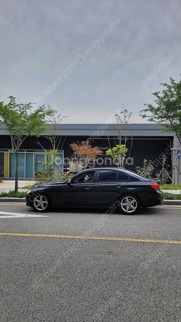 BMW 320D--1