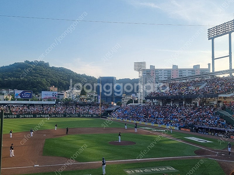 8월15일 한화엘지 3루내야2층 4연석일괄(타중)--0