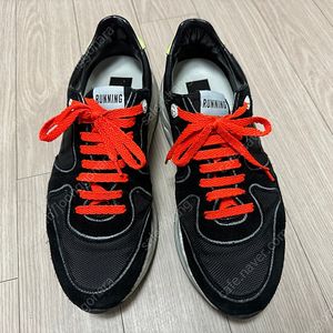 골든구스 21SS 러닝솔 41 (270mm) 판매합니다