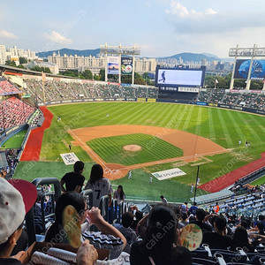 (잠실야구장)LG트윈스VSNC다이노스 8월9일 1루 네이비 2연석 다른 날짜로 교환 희망