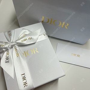 디올 휴대폰파우치 미개봉 새상품