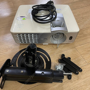 빔프로젝터 벤큐 W1070 팝니다