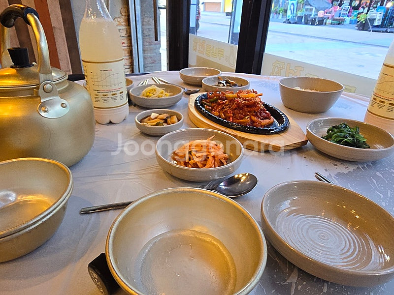 8.9일 기아 스카이박스삽니다.--0