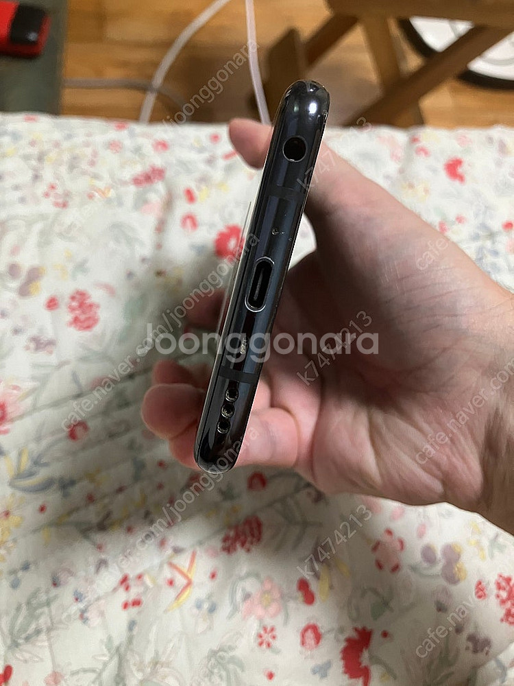 LG V50--1