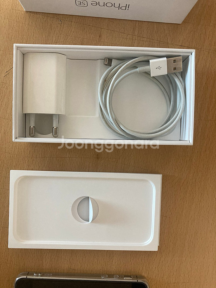 아이폰 SE 스페이스 그레이 128gb 팝니다 (노혼배...--1