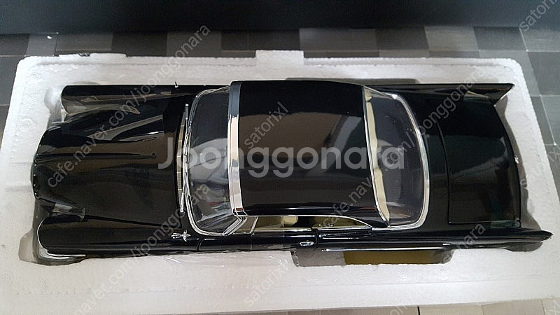 1:18 다이캐스트 크라이슬러 300C, 포드 썬더볼트...--9
