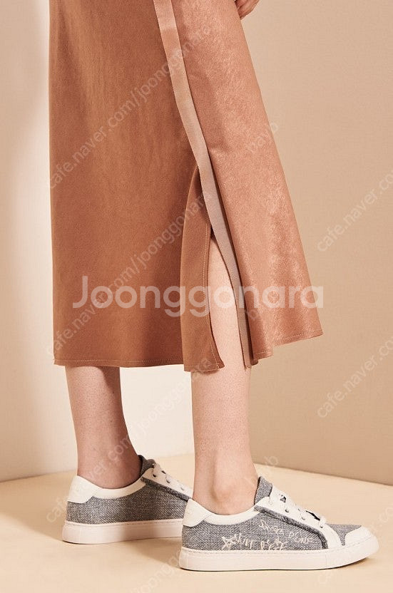 한섬 랑방컬렉션 슬릿 밴딩 스커트 새틴 느낌 롱스커트--4