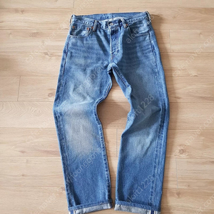 리바이스 Levi's 501. medium selvedge denim. 신형탭 중청워싱 셀비지데님. 30사이즈. 거의새것.