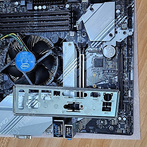 i5-9400f , asrock b365m pro4 반본체 팝니다~