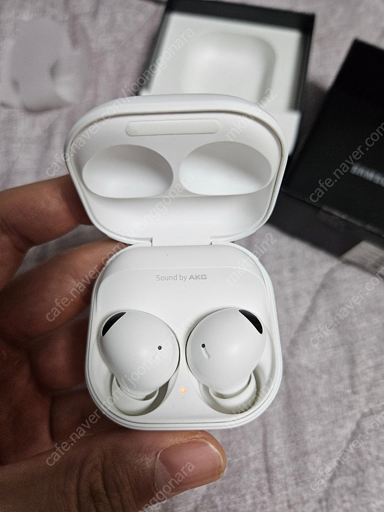 버즈2 프로 흰색 팝니다--4