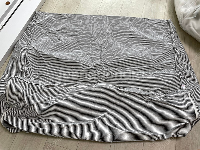 유즈 삼각등쿠션 중형 커버만(택포)--1