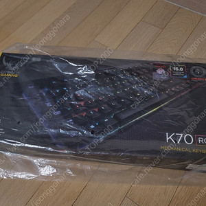 커세어 K70 RGB 적축 풀배열 기계식 키보드