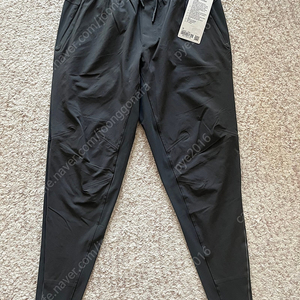 (새상품)룰루레몬 lululemon surge hybrid shorter pants