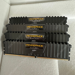 커세어 벤젠스 ddr4 8gb램 4장 팝니다