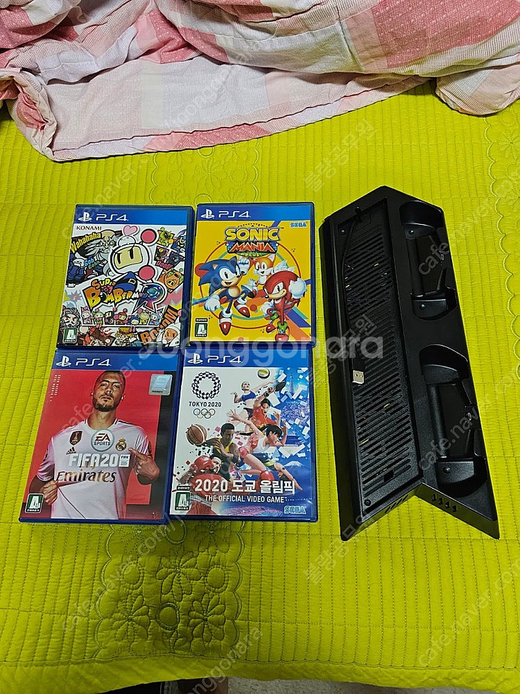 PS4프로 쿨링거치대 및 타이틀--0