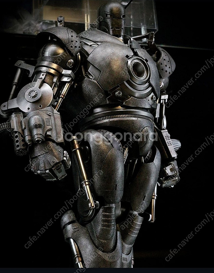 핫토이,DID 12인치 액션피규어 팝니다(아이언맨,조커,아이언몽거,마이클잭슨,매트릭스,라이언일병구하기)--2