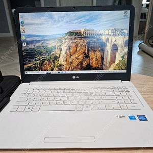 택포)LG 15U34 화이트 램 4기가 ssd 128