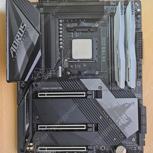 AMD 5900X, 기가바이트 X570S AORUS MASTER, TeamGroup DDR4 3600 16GB*2EA 팝니다.