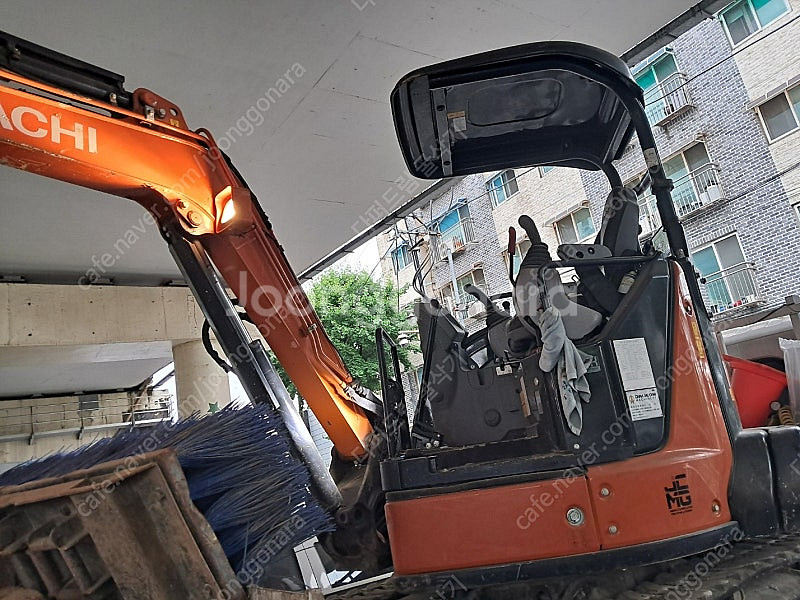 중고미니포크레인 히타치 ZX35 신차급 2023년 60...--1