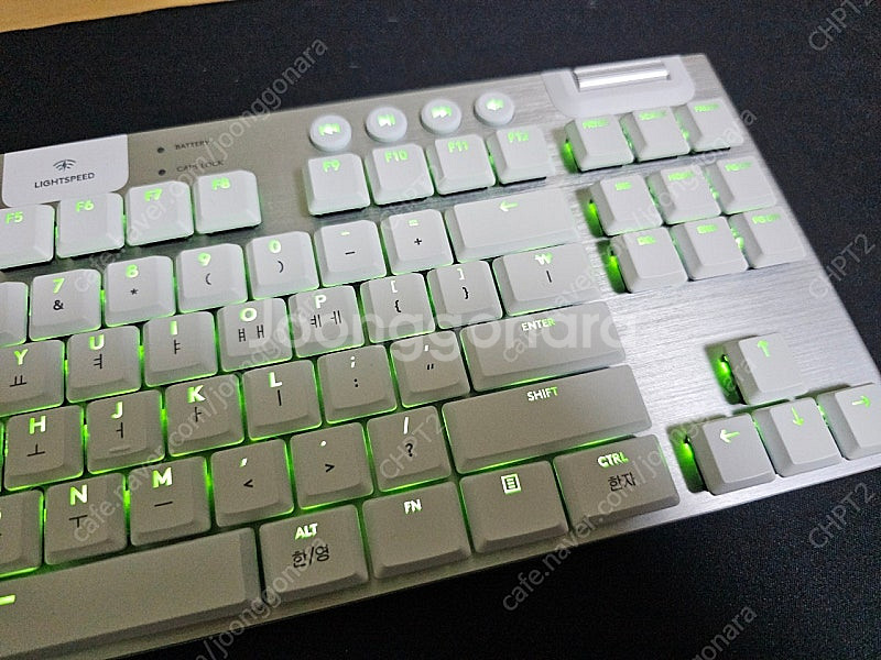 로지텍 G913 tkl 화이트 1번 사용 풀박스--1