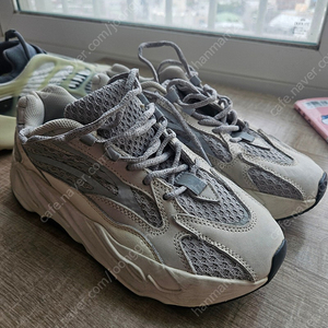 adidas Yeezy 이지 부스트700 V2 "스태틱" 스니커즈 그레이 255