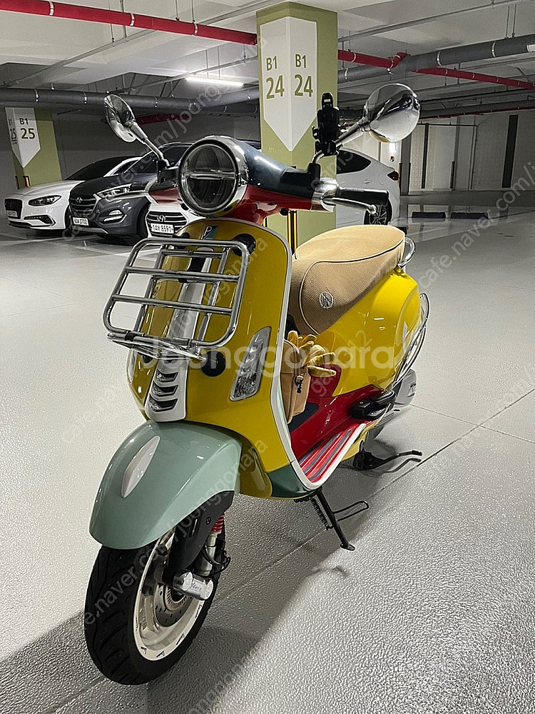 베스파 125cc 프리마베라 션우더스푼 한정판--4