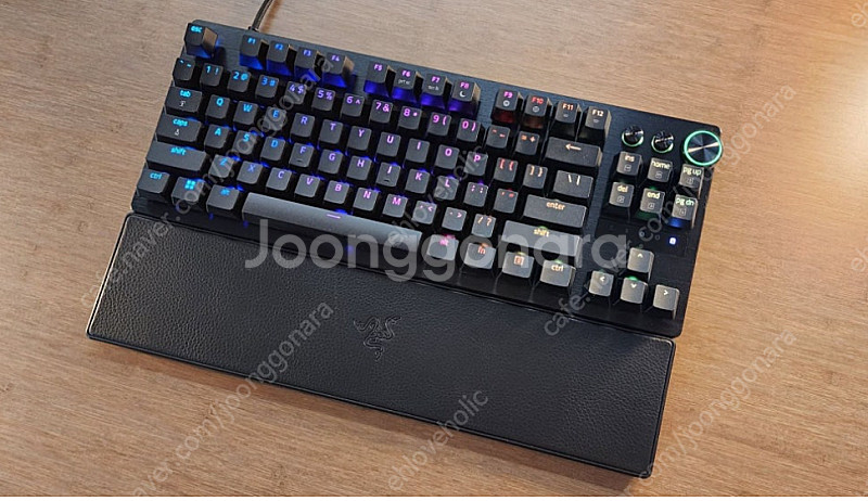 레이저 헌츠맨 v3 프로 TKL 풀윤활 제품 판매합니다...--0