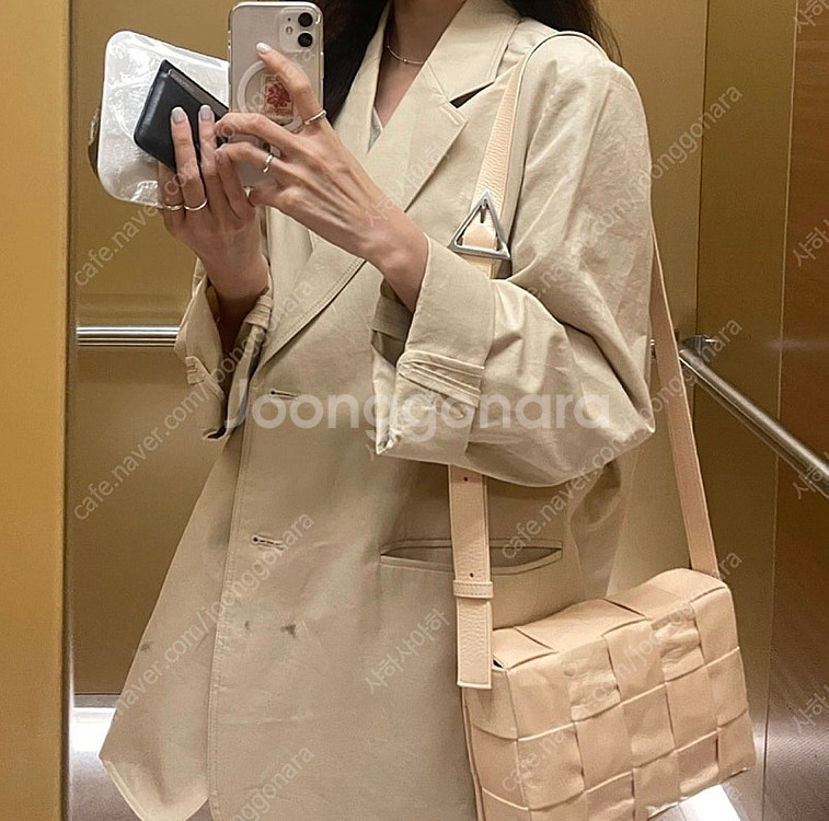 (정품) 보테가베네타 가방 카세트백--9