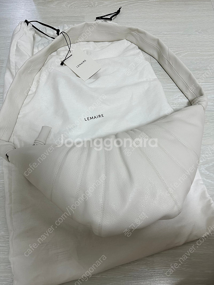 르메르 미디움 크루아상 범백 소프트 그레인드 레더 초크...--0