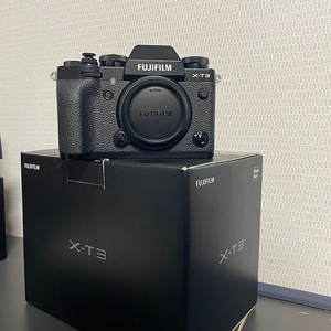 후지 x-t3 블랙 & 세로그립 & ㄹ리즈 & 정품 배터리 3개 판매합니다 / 후지필름 x-t4 x-t5 x-s10 x-s20 x-t30