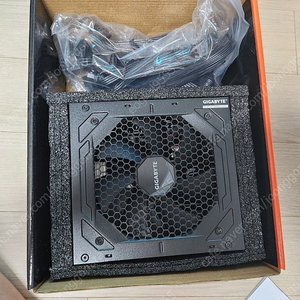 기가비이트 750w 파워 판매합니다.