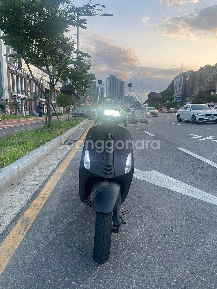 베스파 스프린트 S 125cc 올블랙 ABS 2022 ...--1