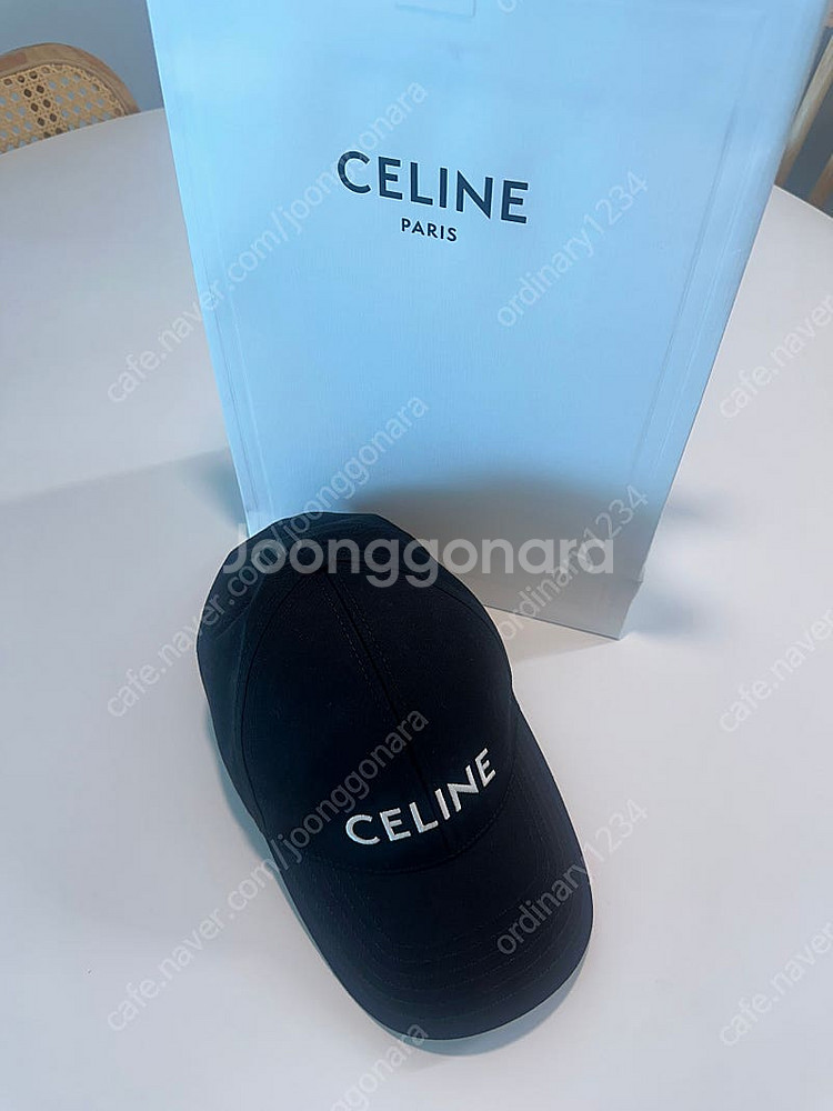 셀린느 M사이즈 모자팝니다--0