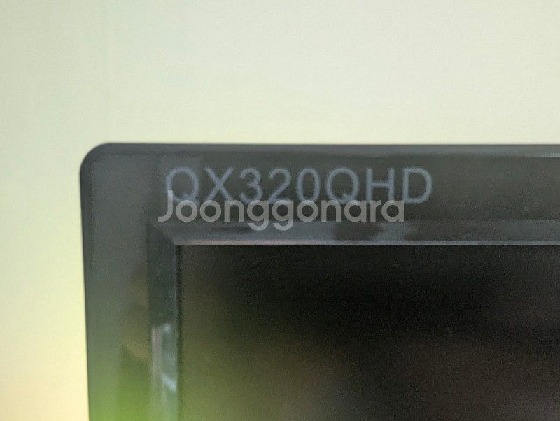 큐닉스 QX320QHD 32인치 모니터 판매합니다.--0