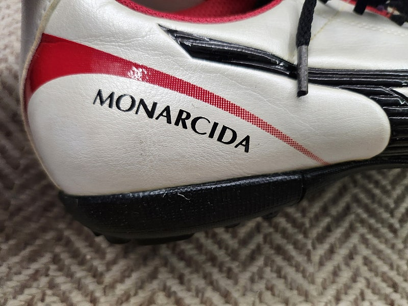 250 미즈노 모나르시다 풋살화 이미지