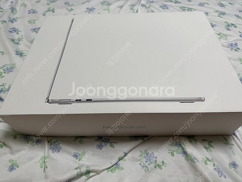 미개봉 애플 맥북 에어13 m3실버 256GB 8GB미...--0