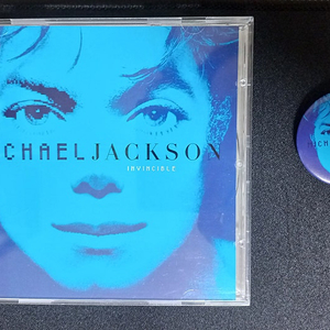 마이클잭슨 인빈서블 블루 파랑색_Michael Jackson Invincible blue CD+뱃지