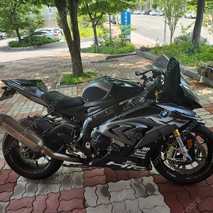 17년식 S1000RR 360xx 팝니다.