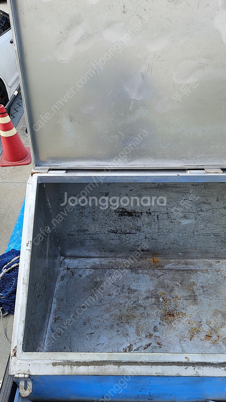 1톤 공구함 적재함 팝니다.--2