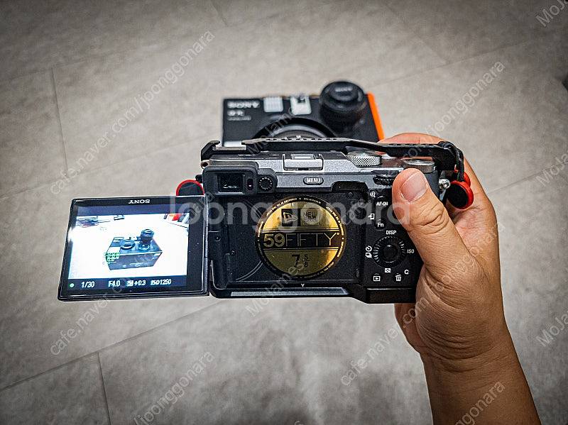 소니 a7c 렌즈킷 + 칼짜이즈 16-35z 팝니다.--2