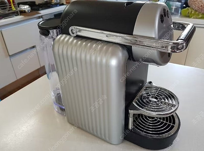 네스프레소 제니우스 커피머신피판매 이미지