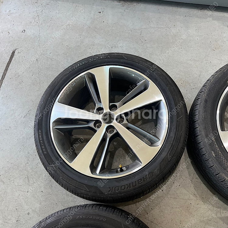 [ 제네시스 ] GV80 20인치 중고 휠 타이어 팝니다.--3