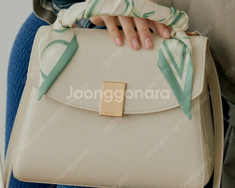 신민아 쿠론칼미아토트백 26 + 스카프 (미개봉)--1